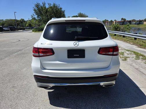 Polar White 2018 Mercedes-Benz GLC 300 Base