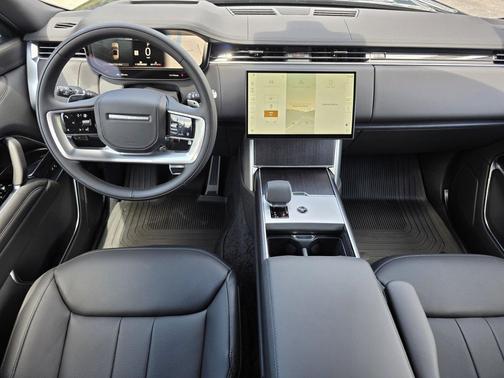 Carpathian Grey Premium Metallic 2026 Land Rover Range Rover P400 SE