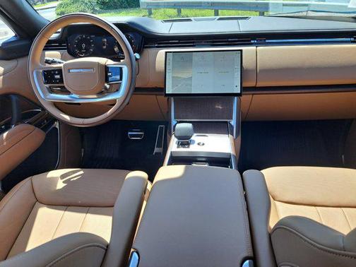 2025 Land Rover Range Rover P530 SE