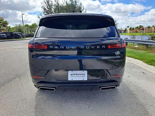 2023 Land Rover Range Rover Sport SE