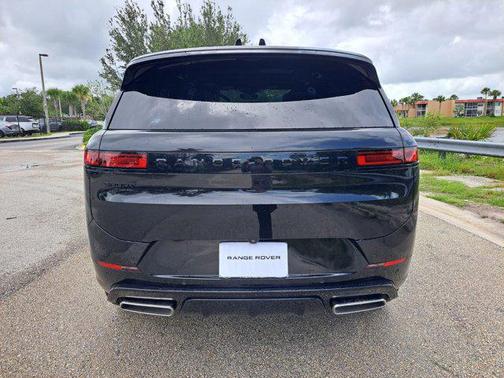2025 Land Rover Range Rover Sport SE