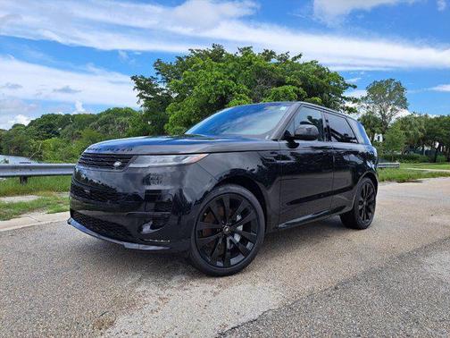 2025 Land Rover Range Rover Sport SE