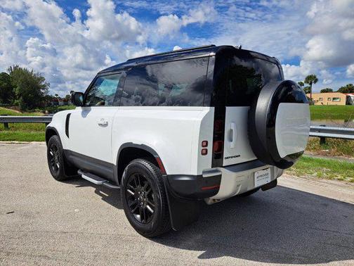 2024 Land Rover Defender 90 P300 S