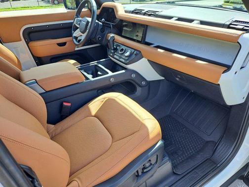 2024 Land Rover Defender 90 P300 S