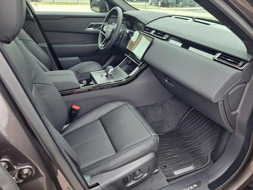 2025 Land Rover Range Rover Velar P250 SE R-Dynamic