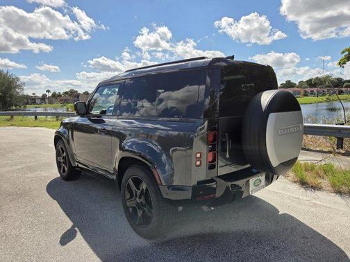 2022 Land Rover Defender 90 X-Dynamic HSE