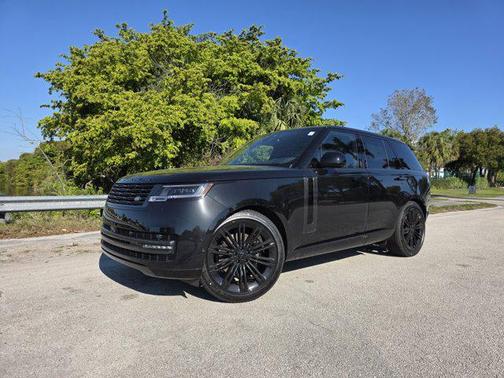 Santorini Black Metallic 2026 Land Rover Range Rover P400 SE