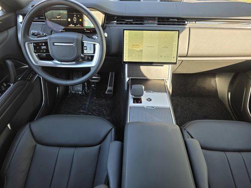 Santorini Black Metallic 2026 Land Rover Range Rover P400 SE