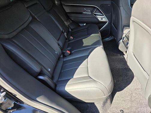 Santorini Black Metallic 2026 Land Rover Range Rover P400 SE