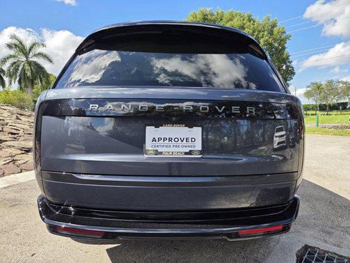 2024 Land Rover Range Rover P530 SE
