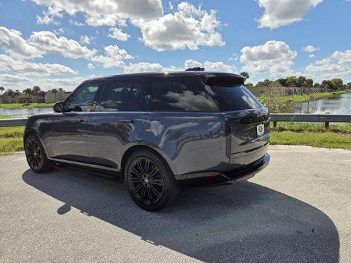 2024 Land Rover Range Rover P530 SE