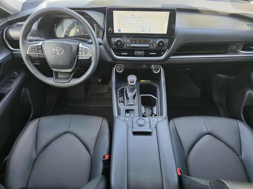 Celestial Silver Metallic 2026 Toyota Grand Highlander XLE