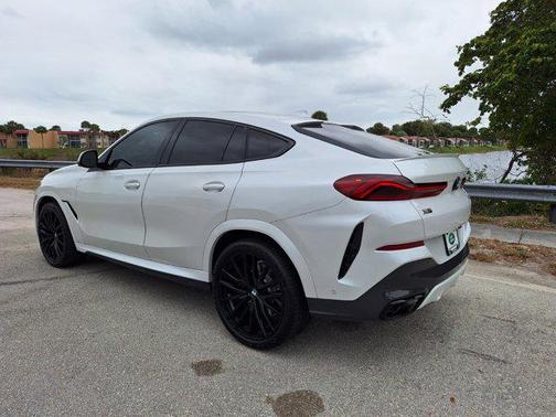 2023 BMW X6 M50i