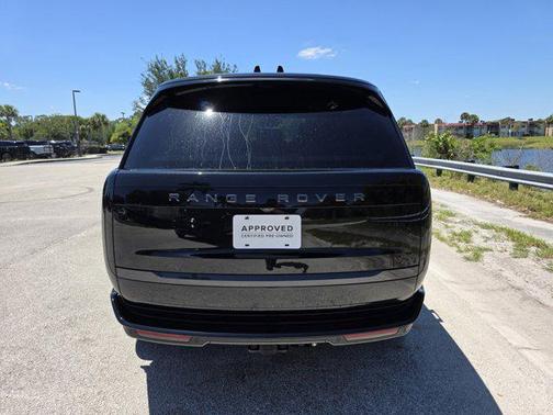 Santorini Black Metallic 2024 Land Rover Range Rover P530 SE