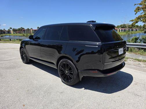 Santorini Black Metallic 2024 Land Rover Range Rover P530 SE