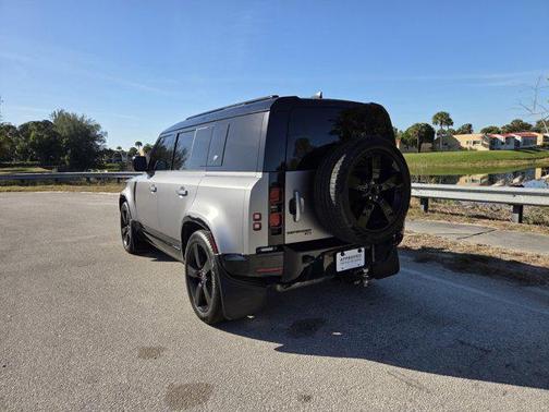 2023 Land Rover Defender 110 X-Dynamic SE