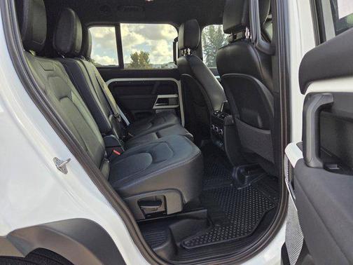 2024 Land Rover Defender 130 P400 S