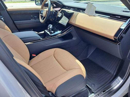 2025 Land Rover Range Rover Sport SE