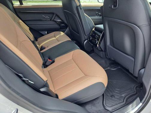 2025 Land Rover Range Rover Sport SE