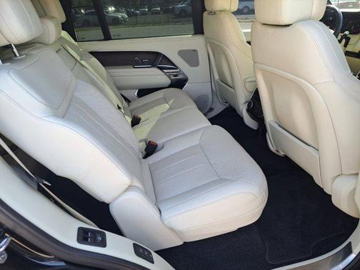 2023 Land Rover Range Rover P530 SE