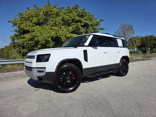 Fuji White 2024 Land Rover Defender 110 P300