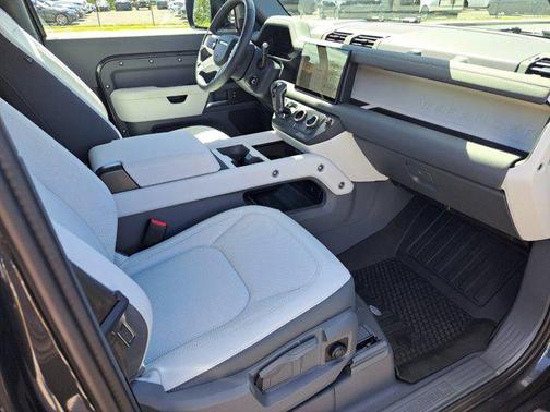 2025 Land Rover Defender 90 P300 S