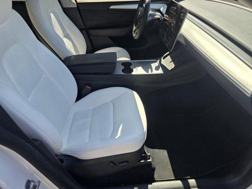 Pearl White Multi-Coat 2023 Tesla Model Y Long Range Dual Motor All-Wheel Drive