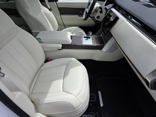 Fuji White 2026 Land Rover Range Rover P530 SE