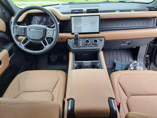 2025 Land Rover Defender 110 P300