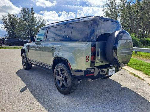 2023 Land Rover Defender 110 X-Dynamic SE