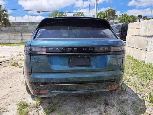 2026 Land Rover Range Rover Velar P250 SE R-Dynamic