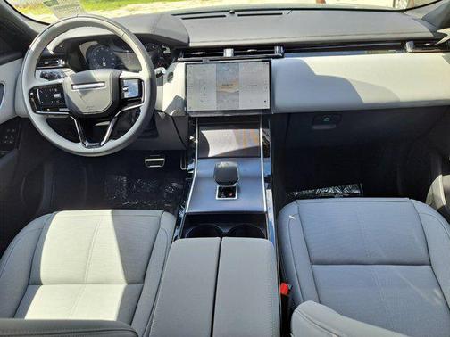 2026 Land Rover Range Rover Velar P250 SE R-Dynamic