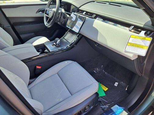 2026 Land Rover Range Rover Velar P250 SE R-Dynamic