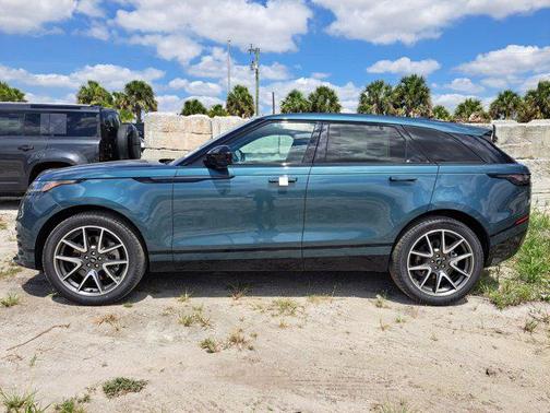 2026 Land Rover Range Rover Velar P250 SE R-Dynamic