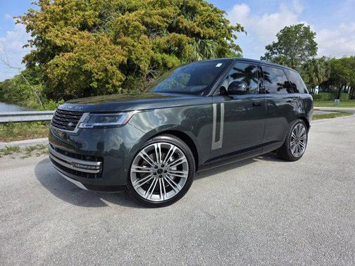 Belgravia Green Metallic 2026 Land Rover Range Rover P400 SE