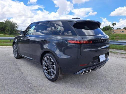 2025 Land Rover Range Rover Sport SE
