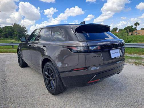 2026 Land Rover Range Rover Velar P250 SE R-Dynamic