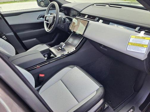 2026 Land Rover Range Rover Velar P250 SE R-Dynamic