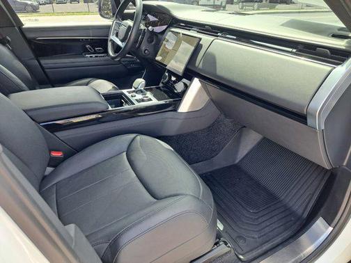 2022 Land Rover Range Rover P400 SE