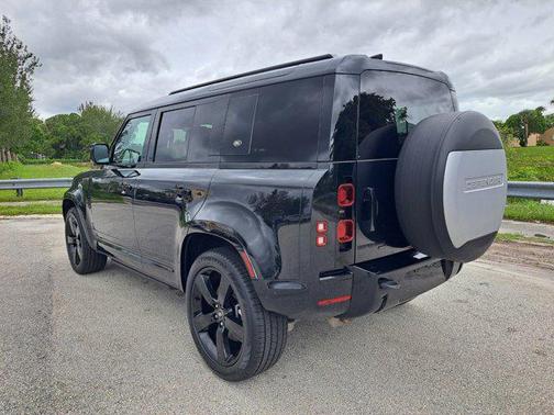 2022 Land Rover Defender 110 X-Dynamic HSE