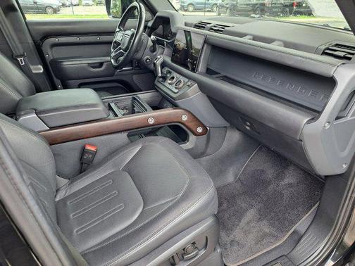 2022 Land Rover Defender 110 X-Dynamic HSE