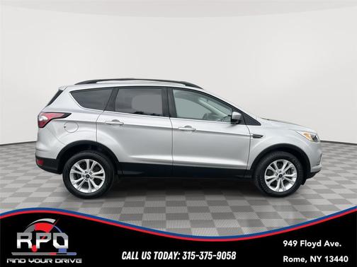Ingot Silver Metallic 2018 Ford Escape SE