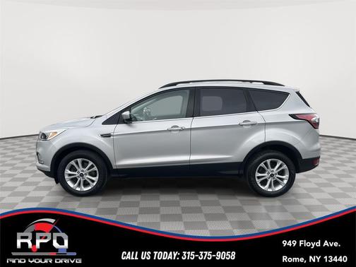 Ingot Silver Metallic 2018 Ford Escape SE