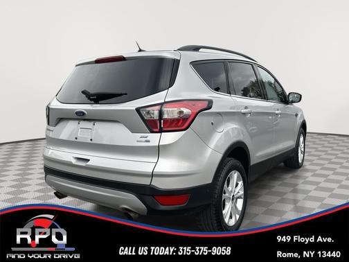 Ingot Silver Metallic 2018 Ford Escape SE