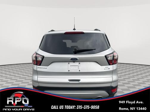 Ingot Silver Metallic 2018 Ford Escape SE