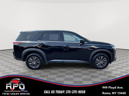 2022 Nissan Pathfinder S 4WD