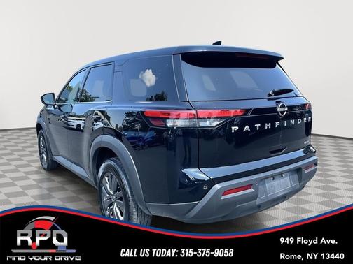 2022 Nissan Pathfinder S 4WD