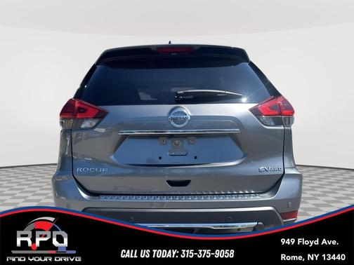 Gun Metallic 2019 Nissan Rogue SV