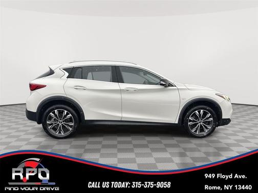 2018 INFINITI QX30 ESSENTIAL