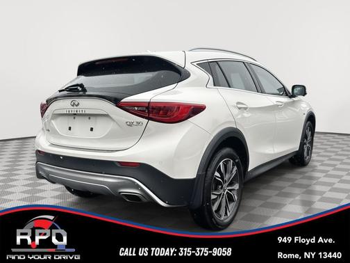 2018 INFINITI QX30 ESSENTIAL